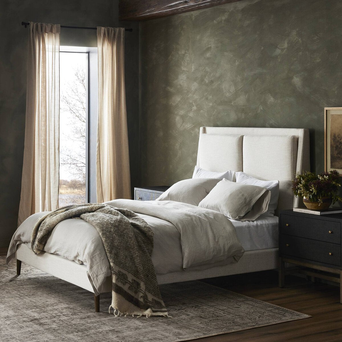 Potter King Bed, Dove Crescent