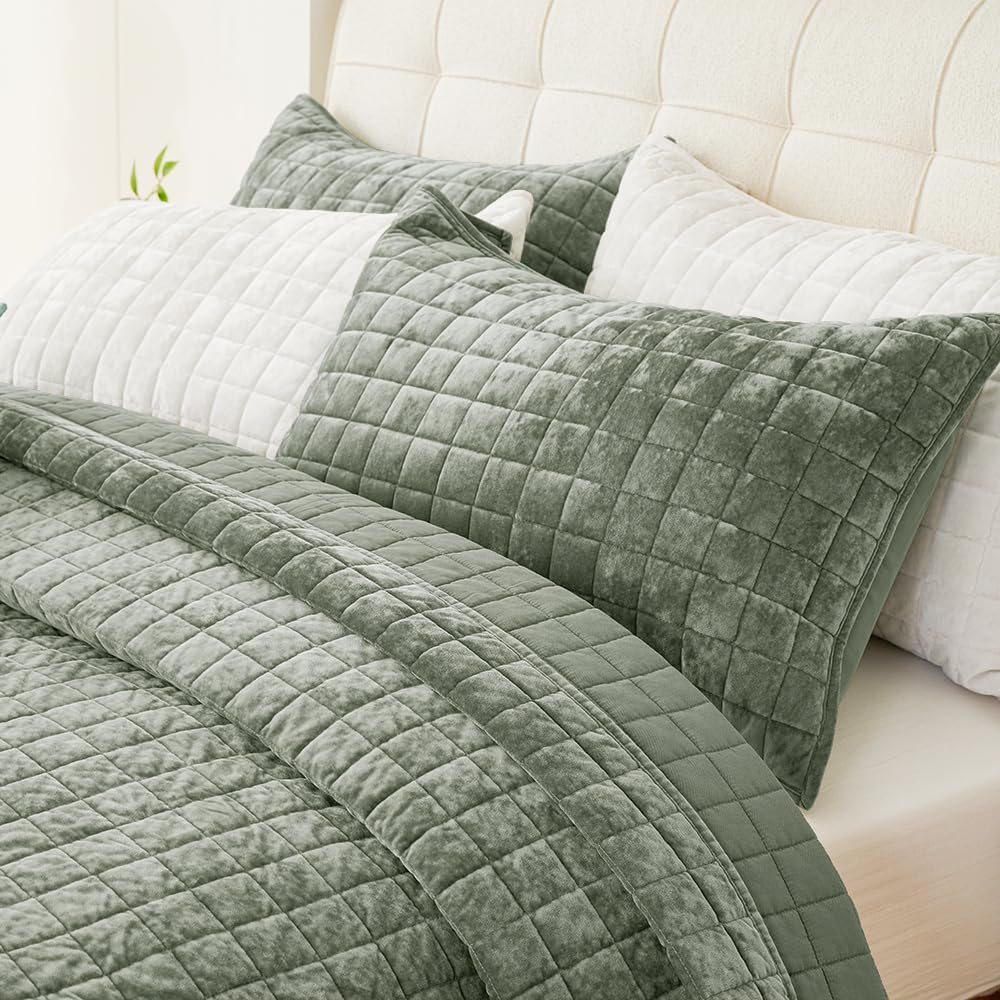 Luxe Velvet Super King Quilt Set, Army Green