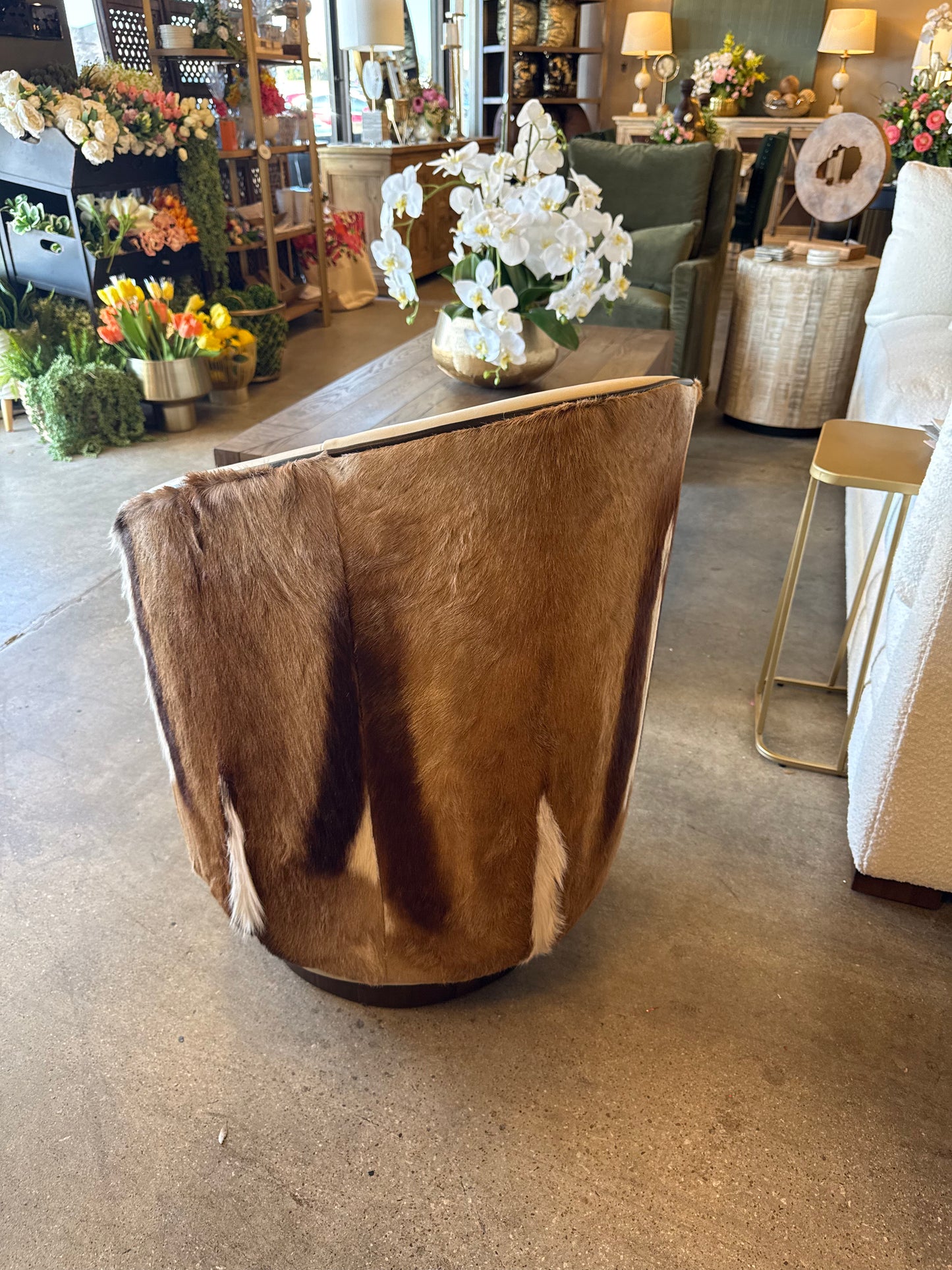 Abel Swivel Chair, Hide and Ivory Leather