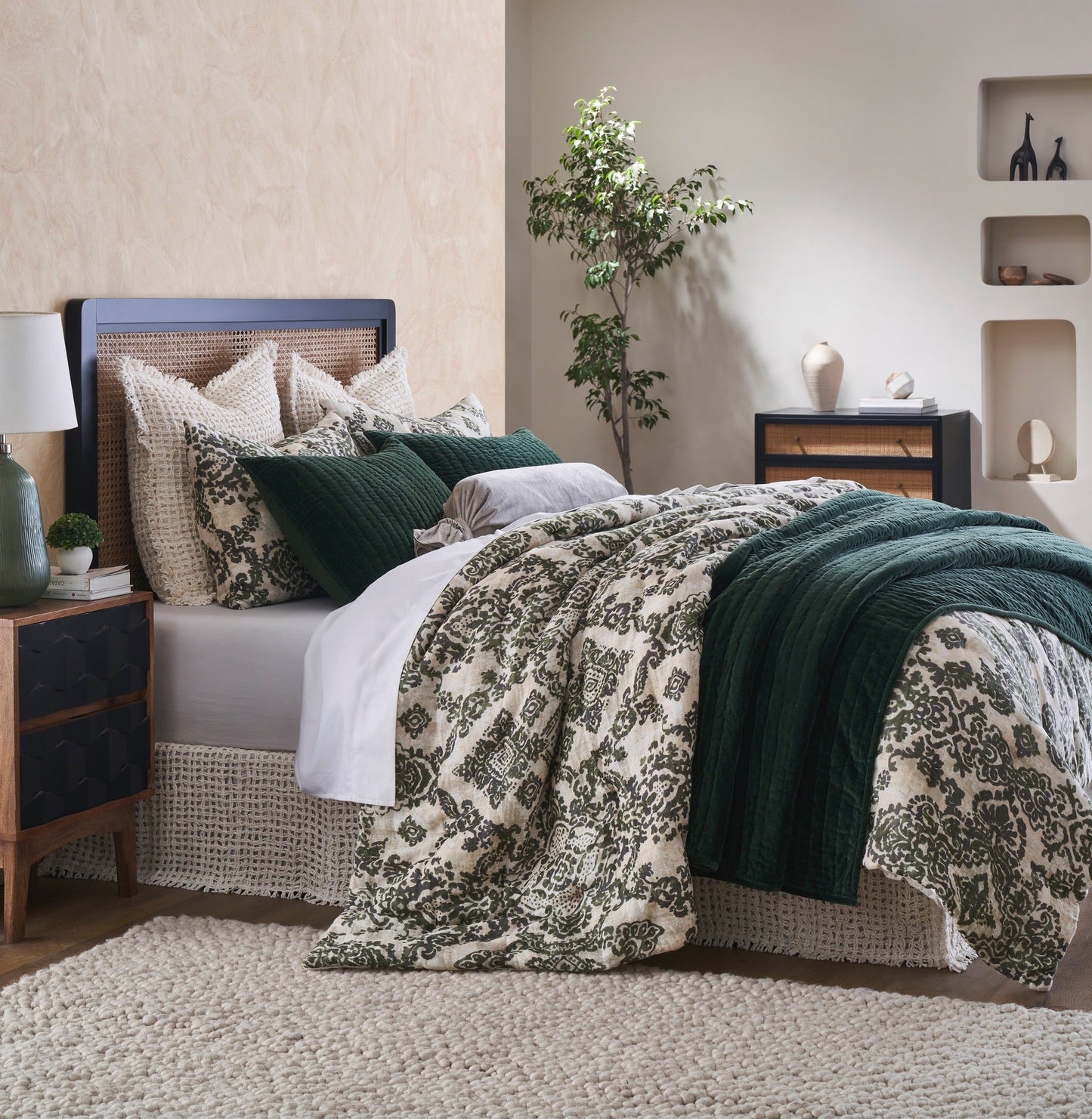 Leslie Damask Comforter, Queen