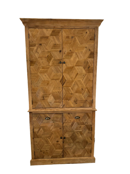 Leighton Cabinet