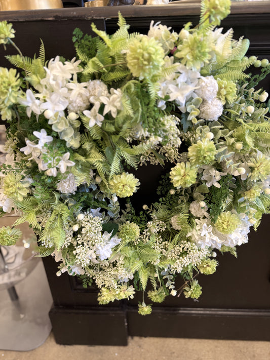 Airy Green Everyday Wreath