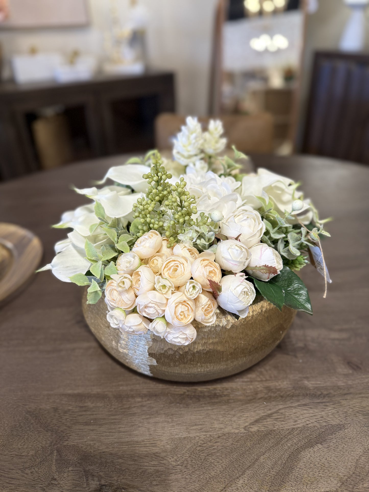 Neutral Centerpiece with Lilac and Hops
