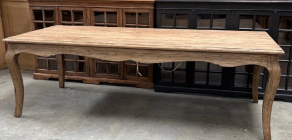 Layla Dining Table