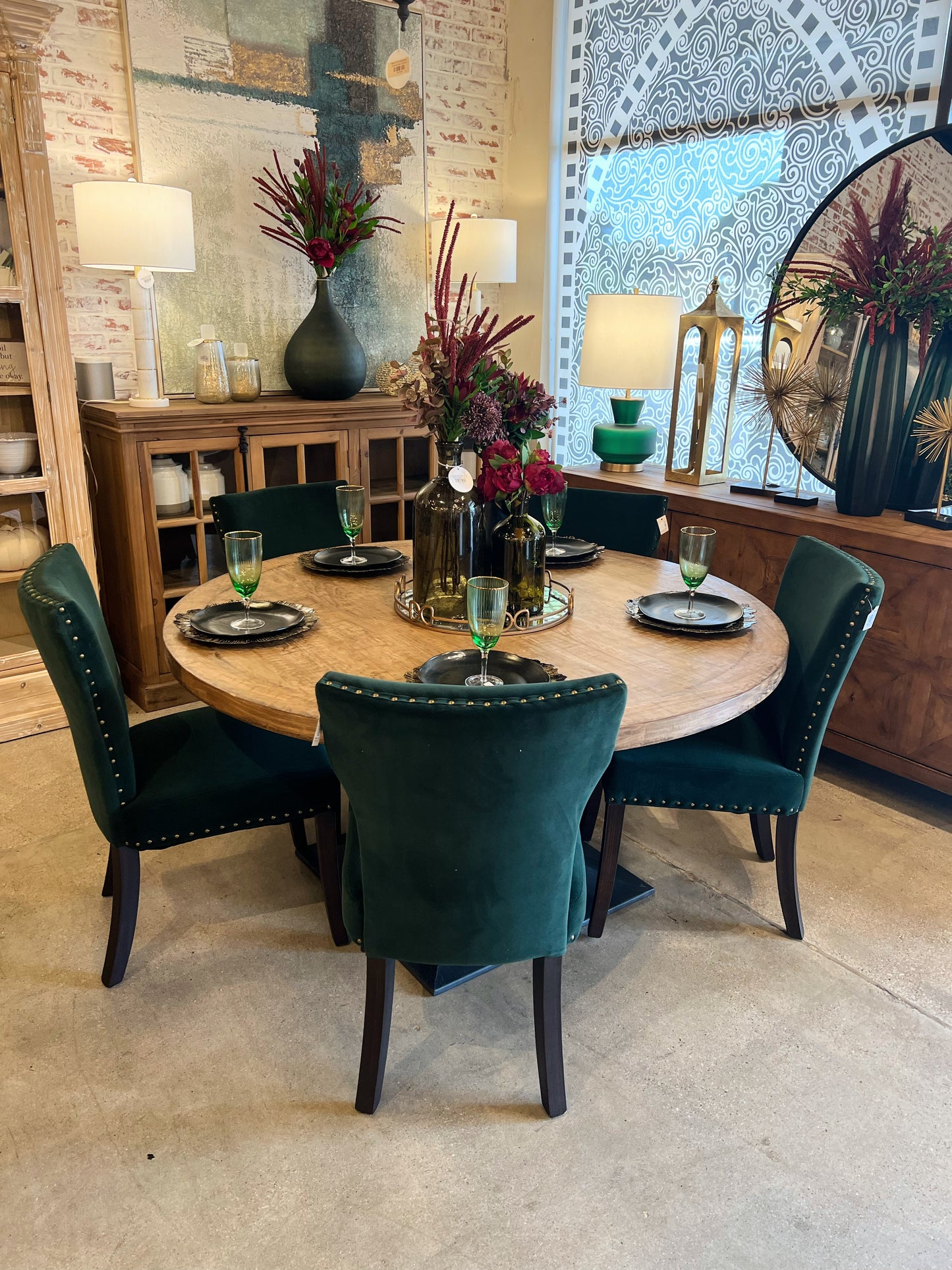 Makenzie 59" Round Dining Table