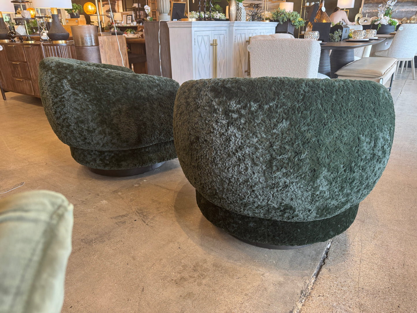 Nia Swivel Chair