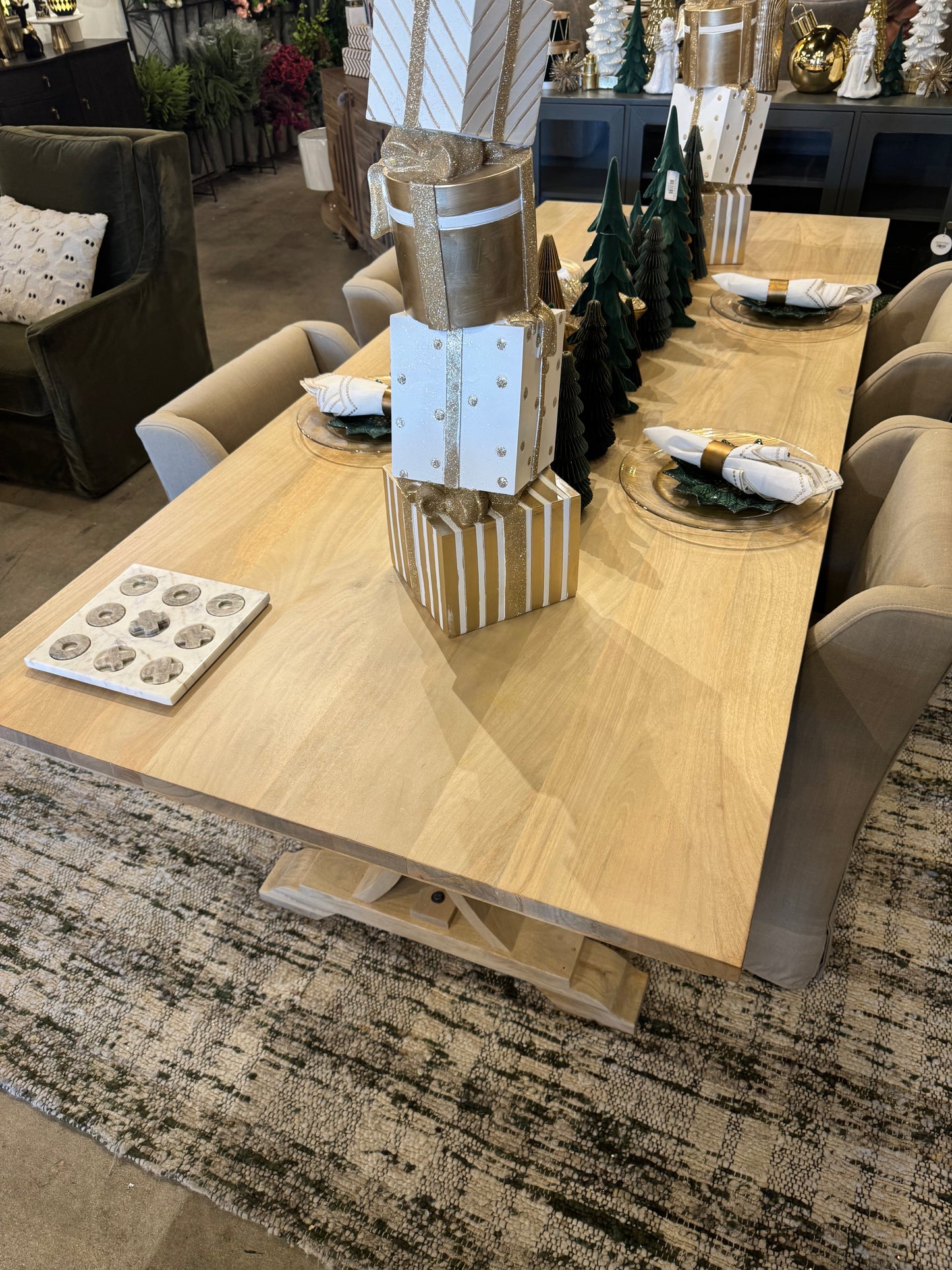 Kellen Dining Table