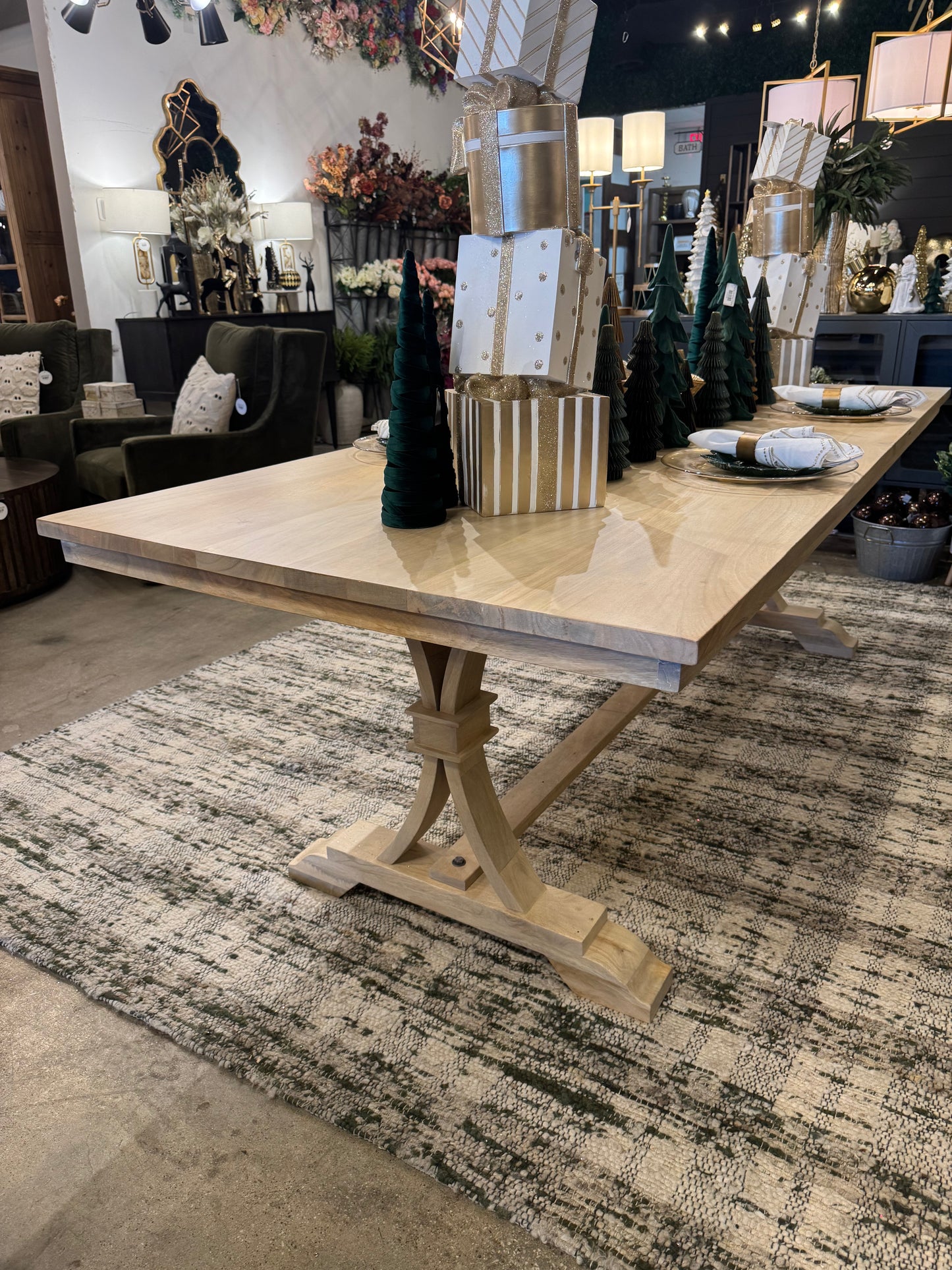 Kellen Dining Table