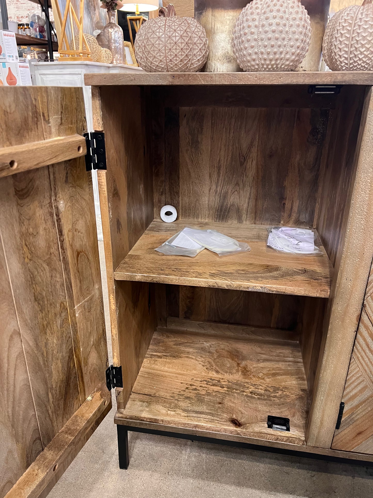 Presley Solid Mango Wood Console Cabinet (Natural)