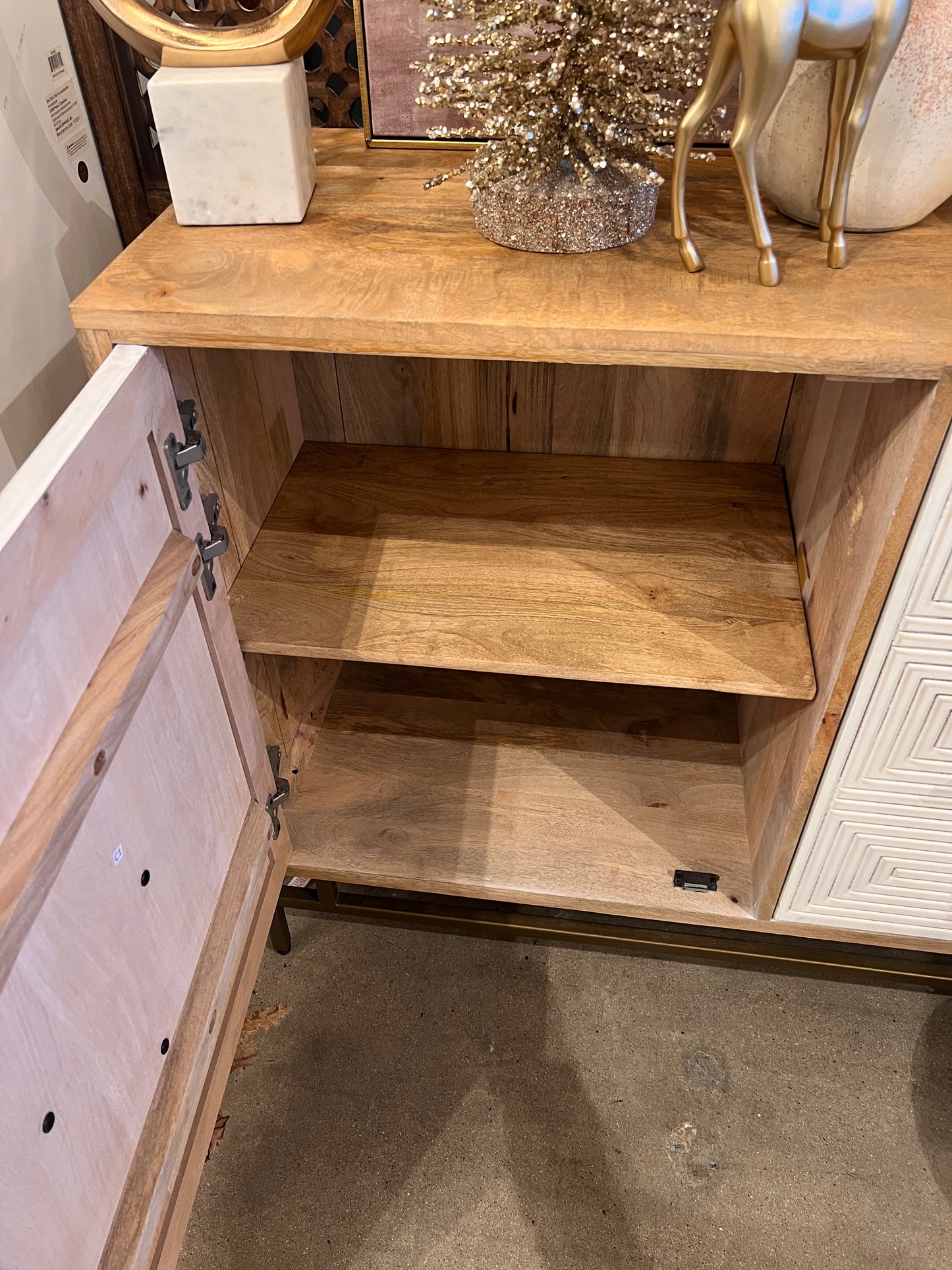 Lizzy Sideboard