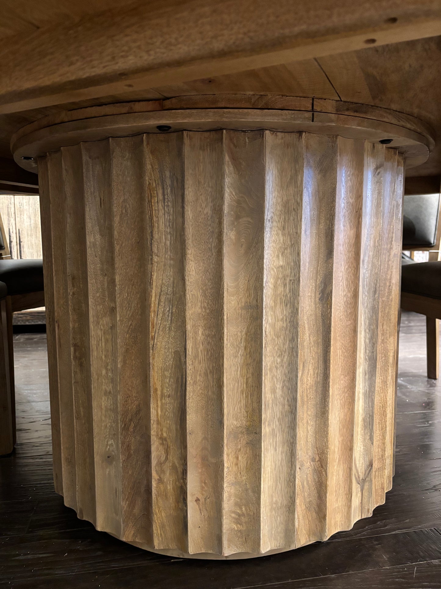 Riverside 78" Round Dining Table, Light Tobacco