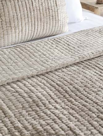 Bari Pebble Queen Quilt, Velvet
