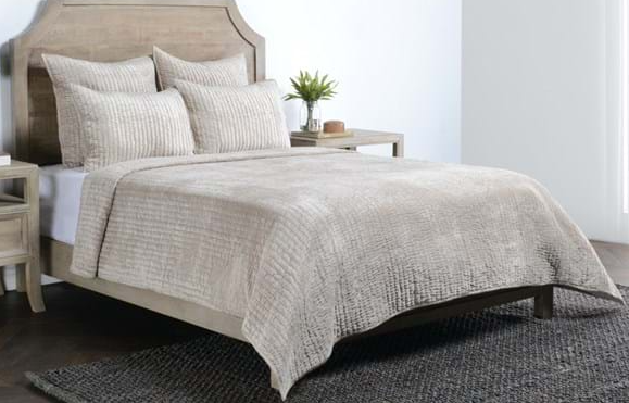 Bari Pebble Queen Quilt, Velvet