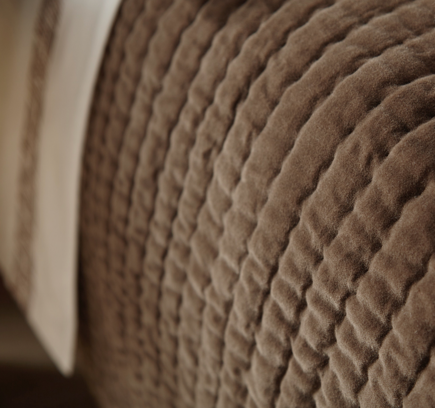 Ethan Velvet Tobacco Quilt, Queen
