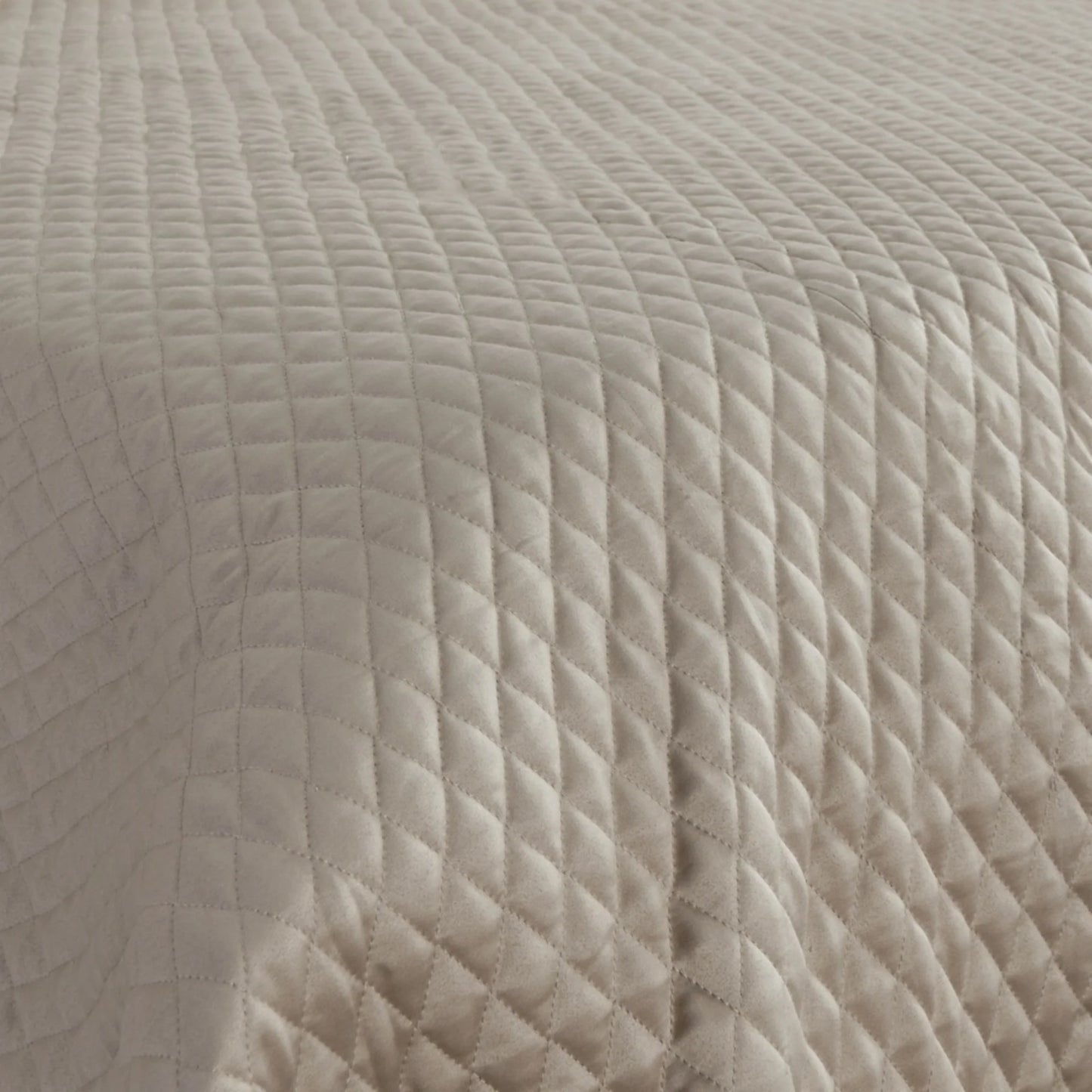 Diamond Pebble Quilt, King