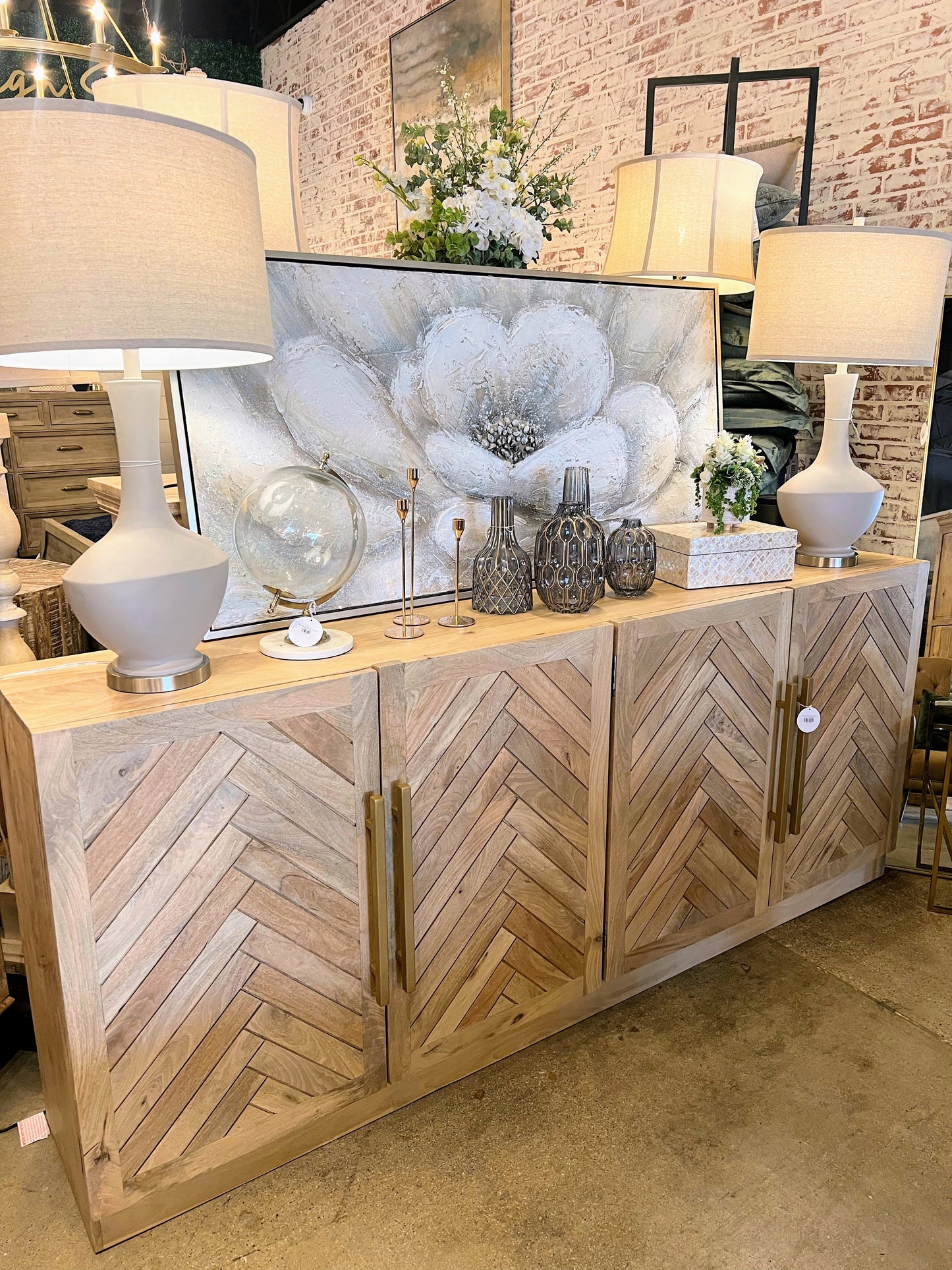 Mabry Herringbone Mango Console (Natural)