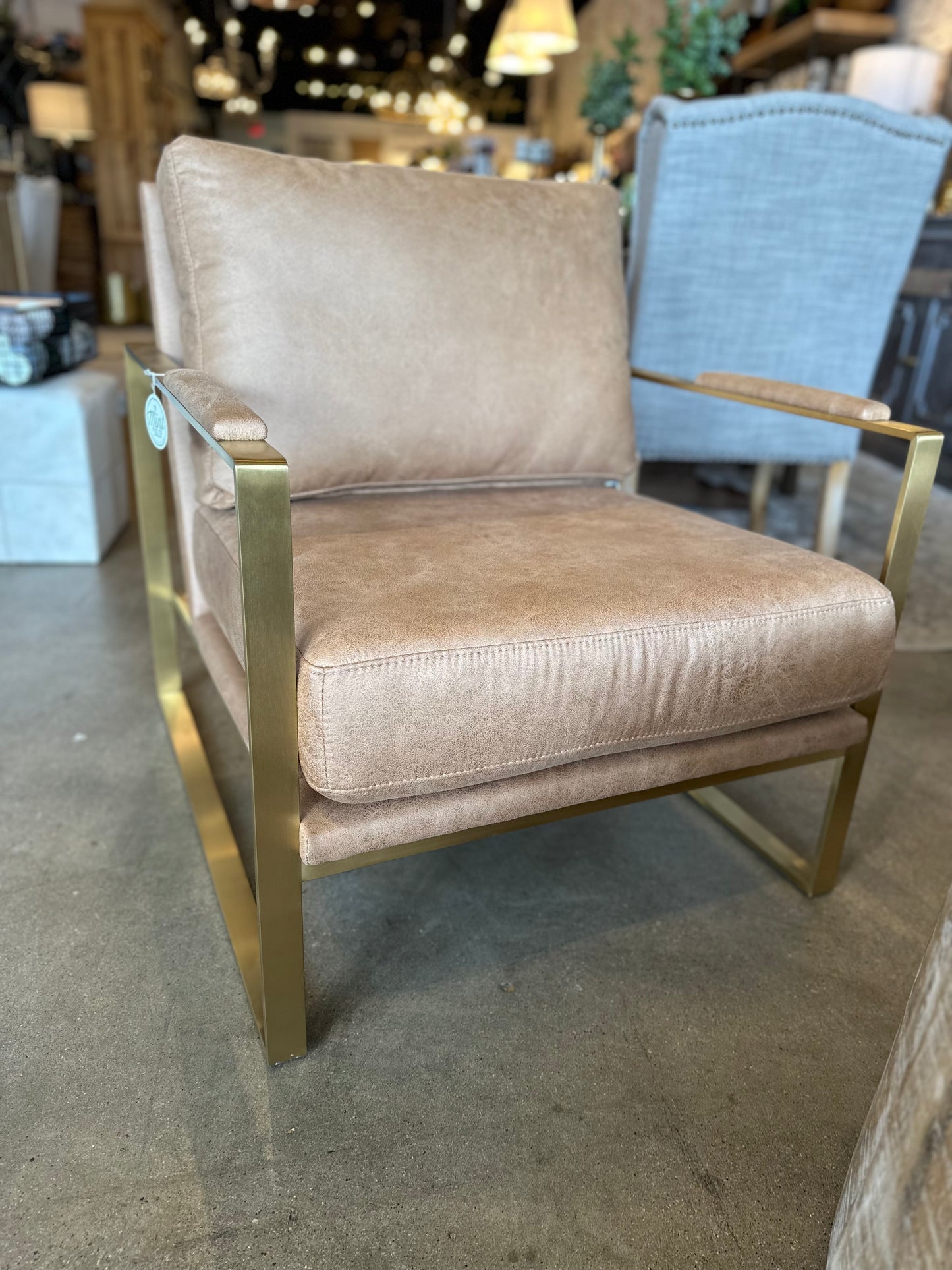 Calvin Club Chair, Camel