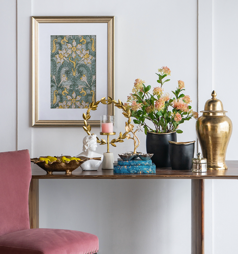 Curved Rim Black and Gold Vase (Various Sizes)