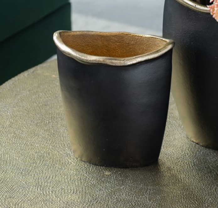 Curved Rim Black and Gold Vase (Various Sizes)