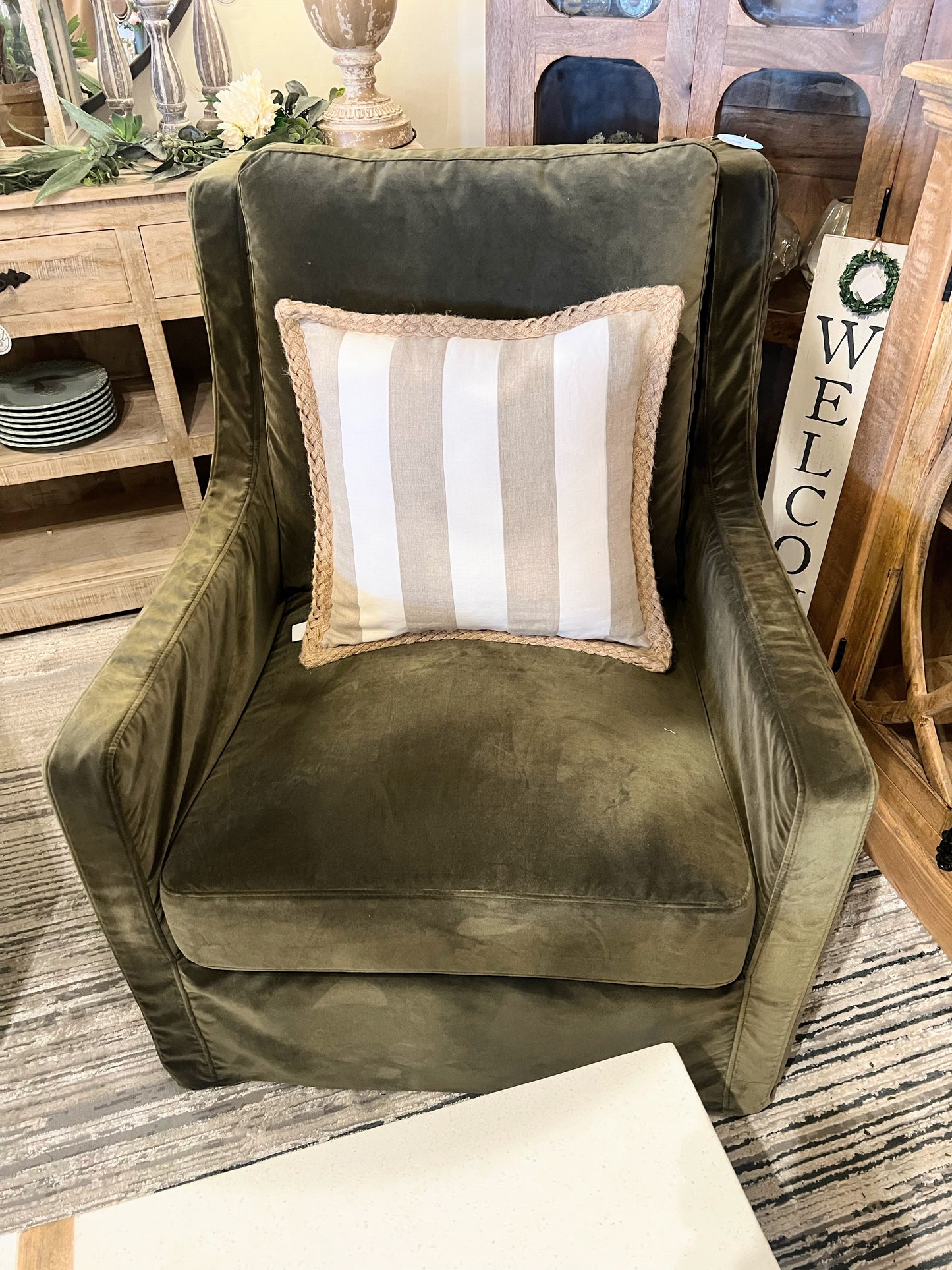 Bret Swivel Chair, Vintage Velvet Olive