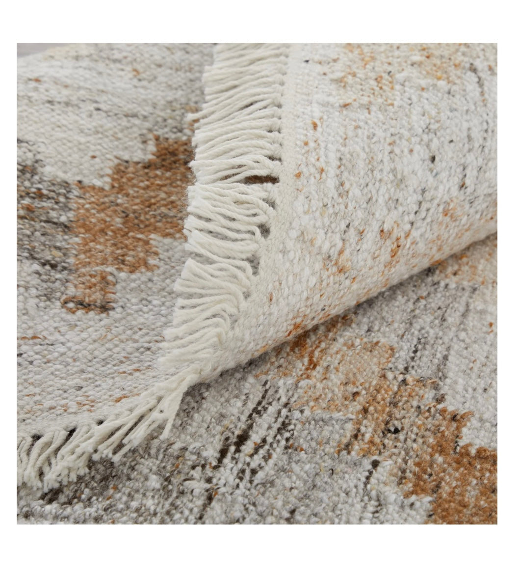 Beckett Rug, Tan/Gray (Various Sizes)