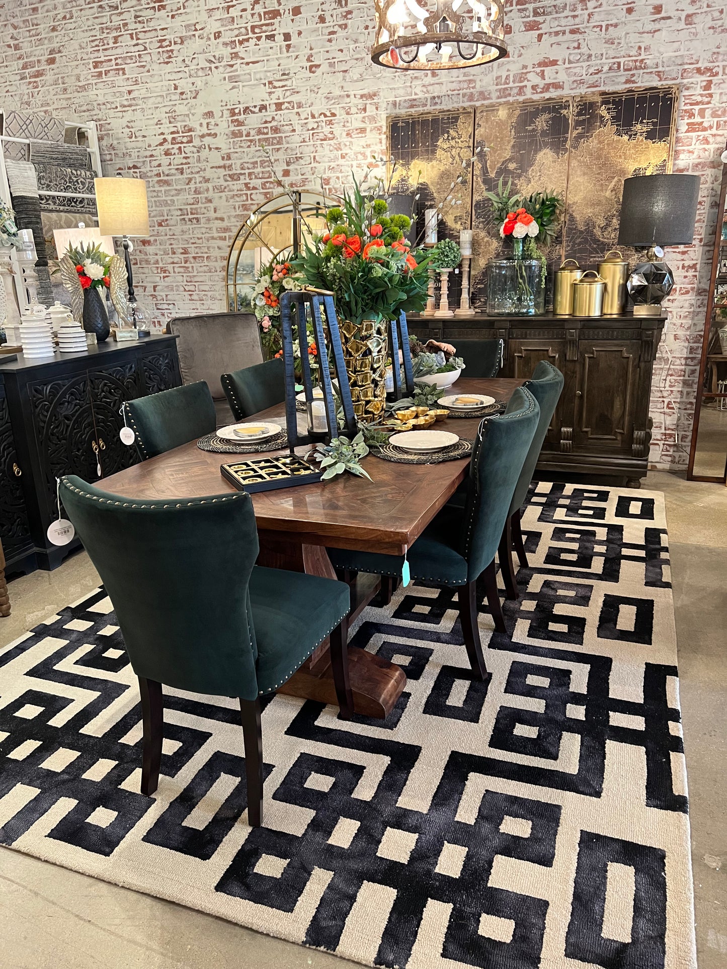 Lorrain Rug, Noir (Various Sizes)