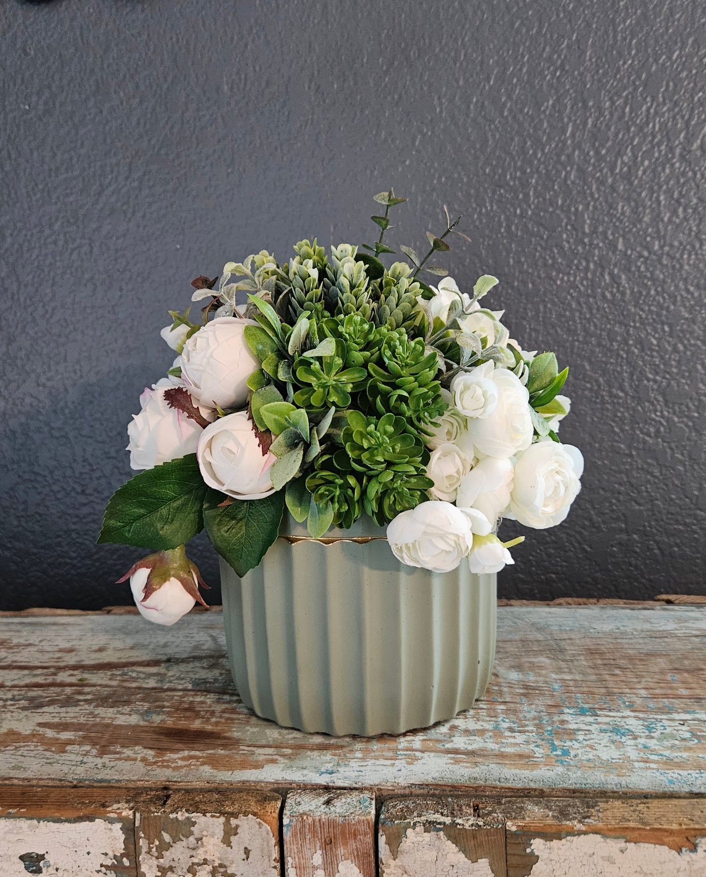 White Rose & Succulents Large Sit Around