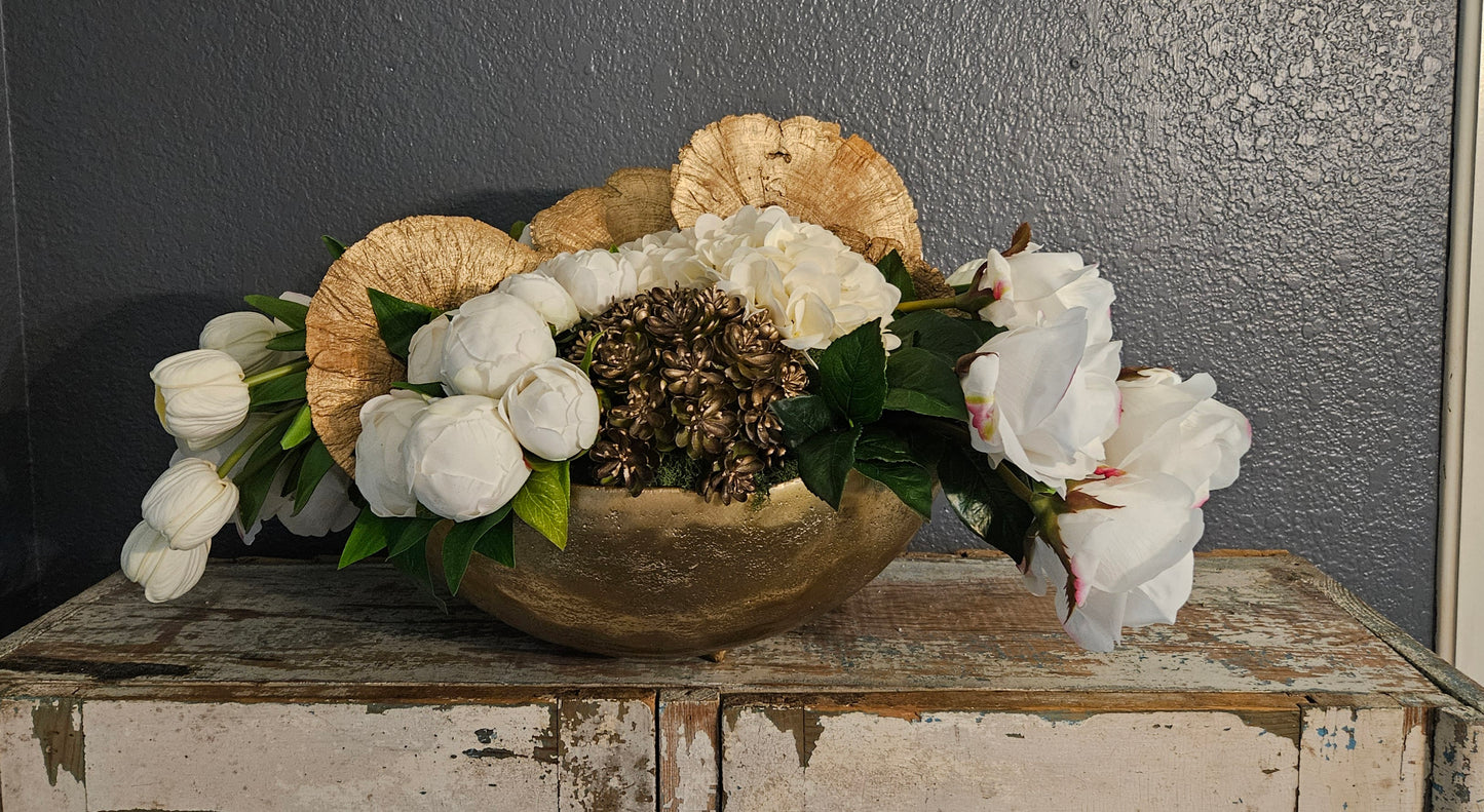 Sculpted Look Centerpiece