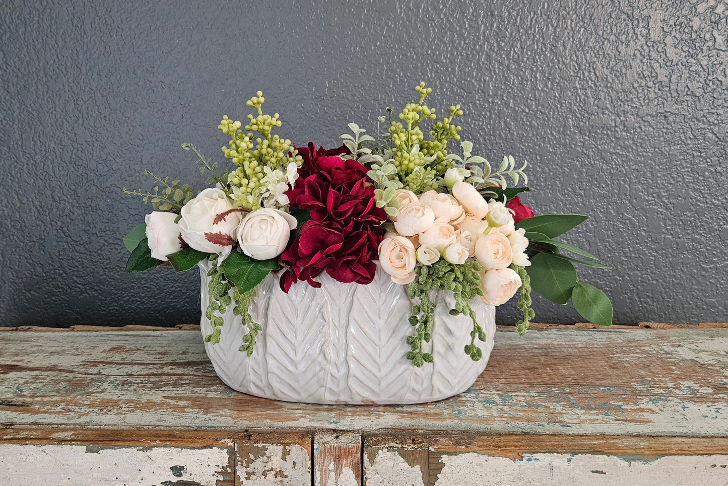 Red&Cream Oblong Centerpiece