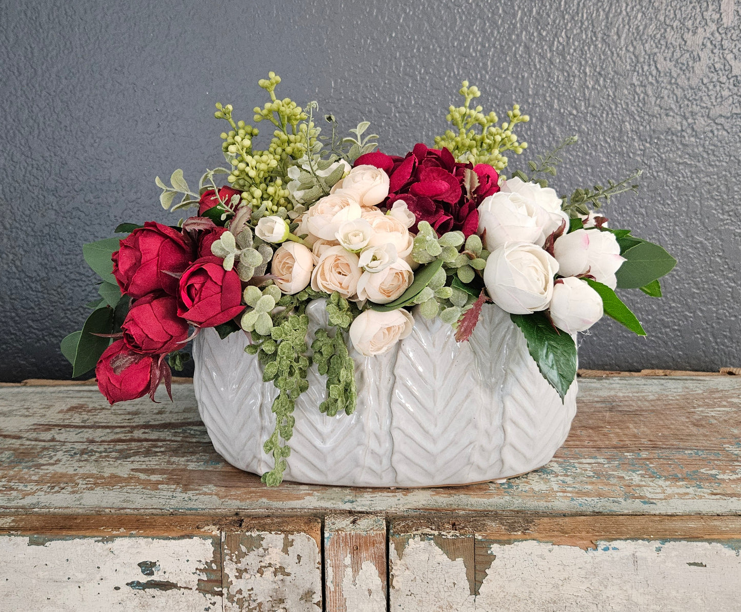 Red&Cream Oblong Centerpiece