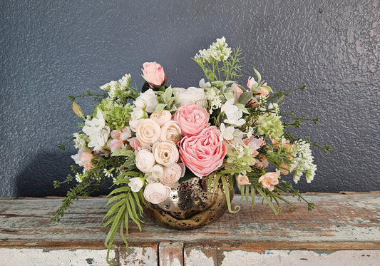 Light Coral And Cream Centerpiece