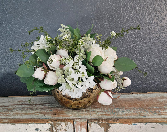 Neutral Centerpiece In Gold Metal 6" Container