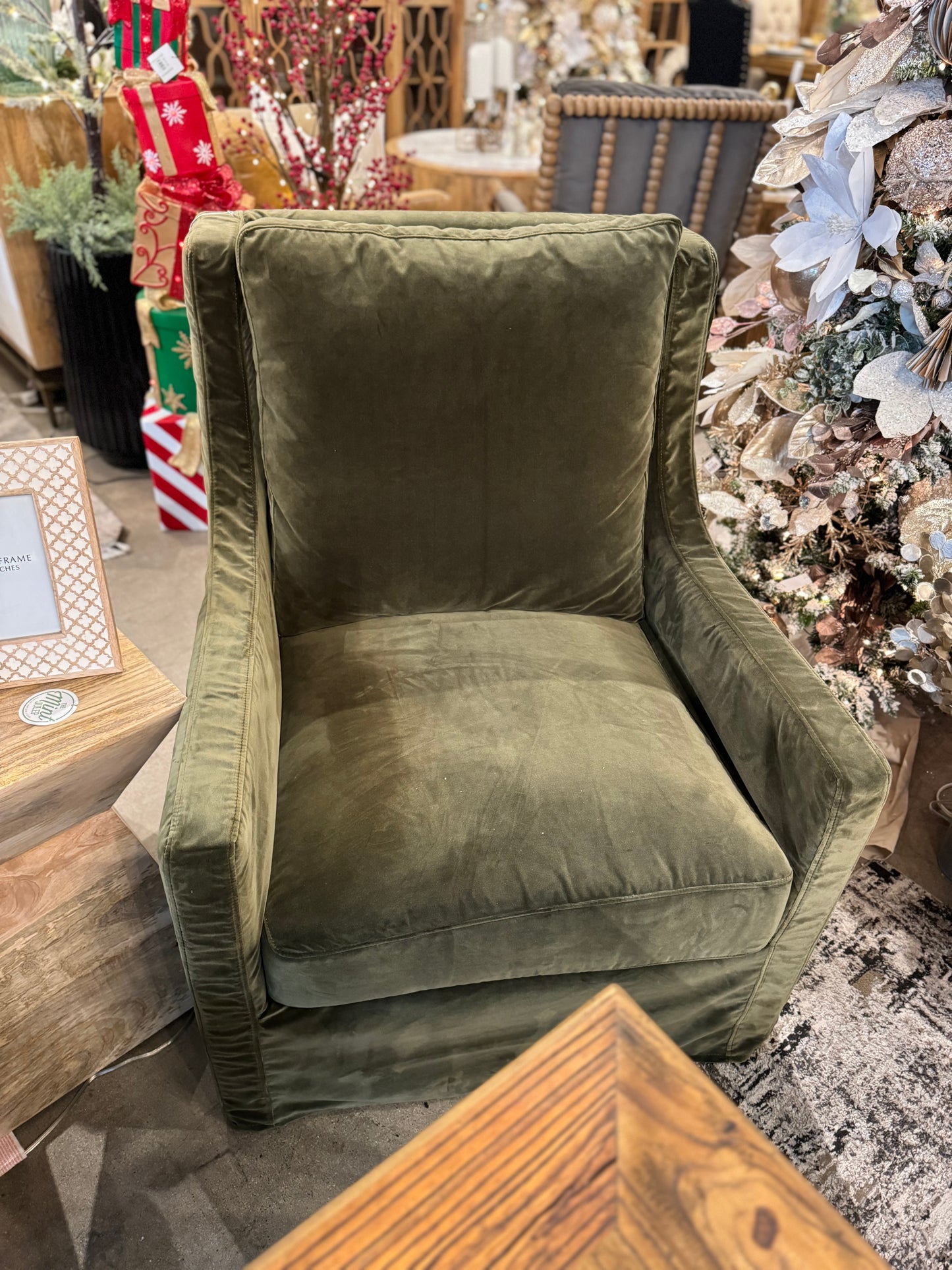 Bret Swivel Chair, Vintage Velvet Olive