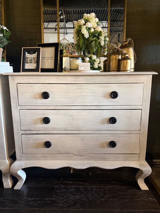 Elizabeth 3 Drawer Nightstand, White