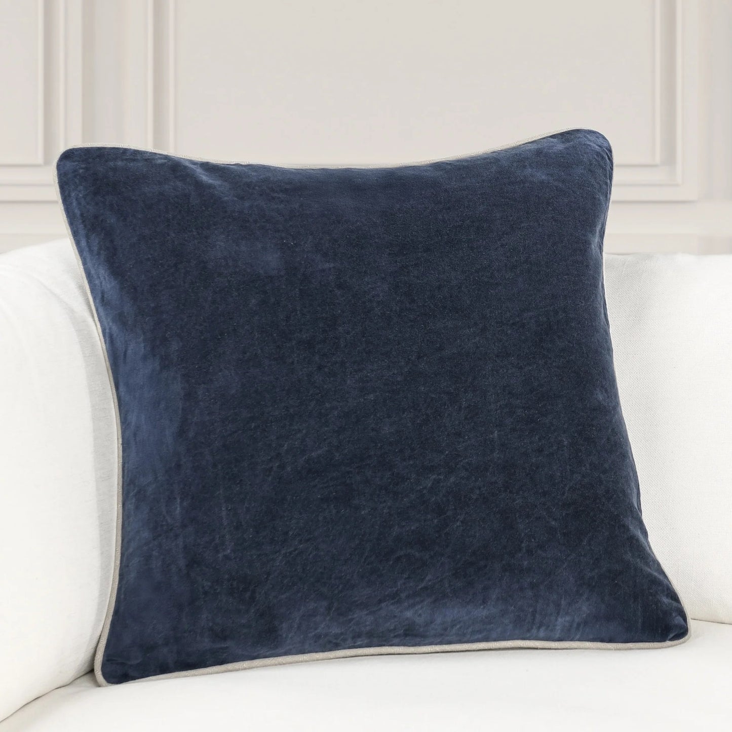 Heirloom Velvet 22x22, Navy
