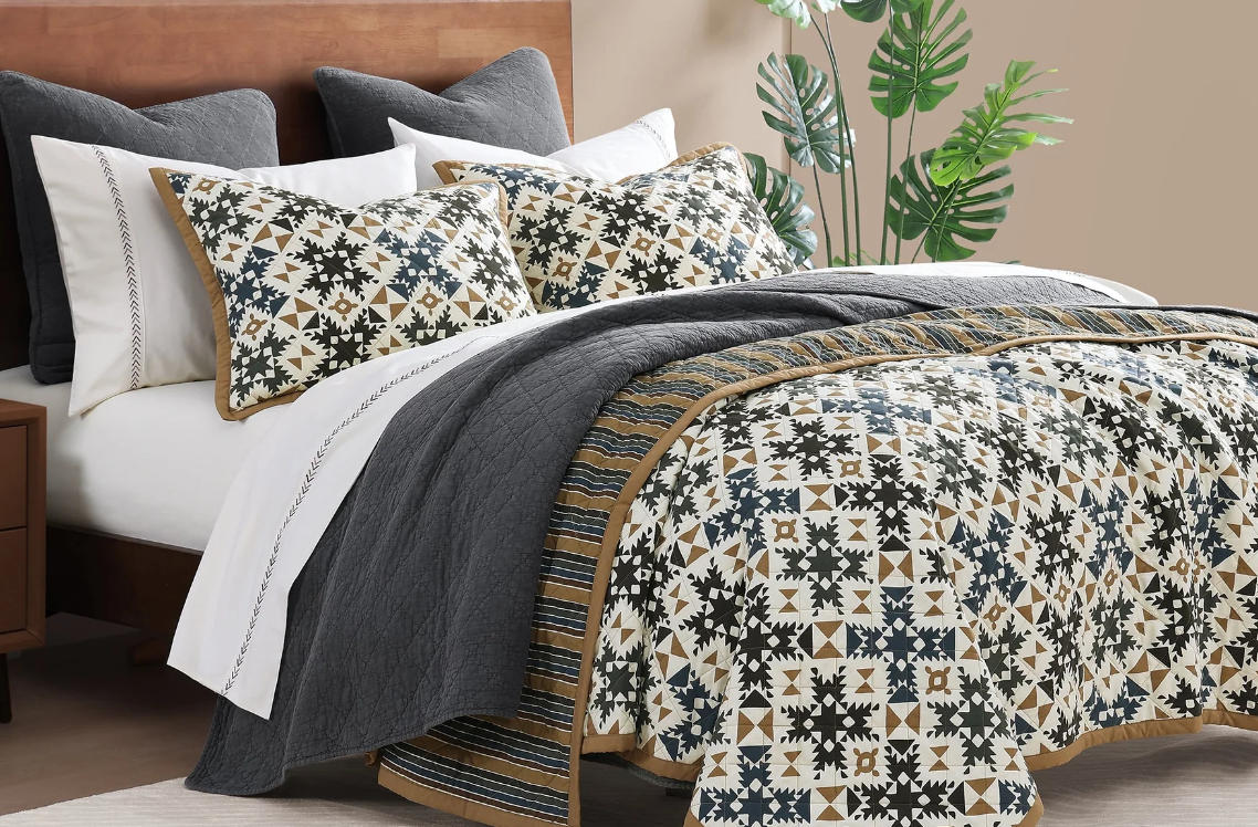 Mosaic Reversible Quilt Set, Queen