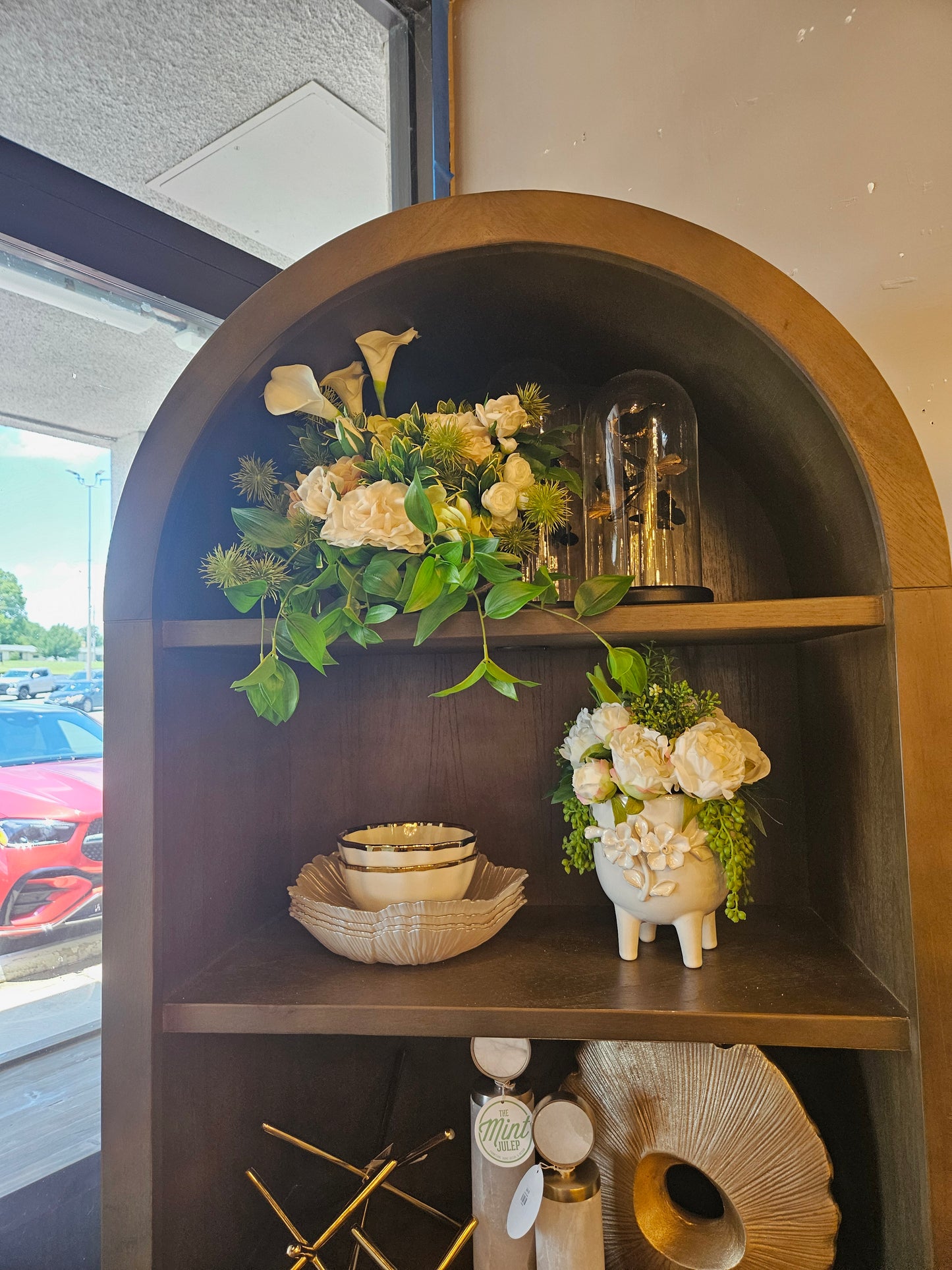 Calla Lily Shelf Sitter