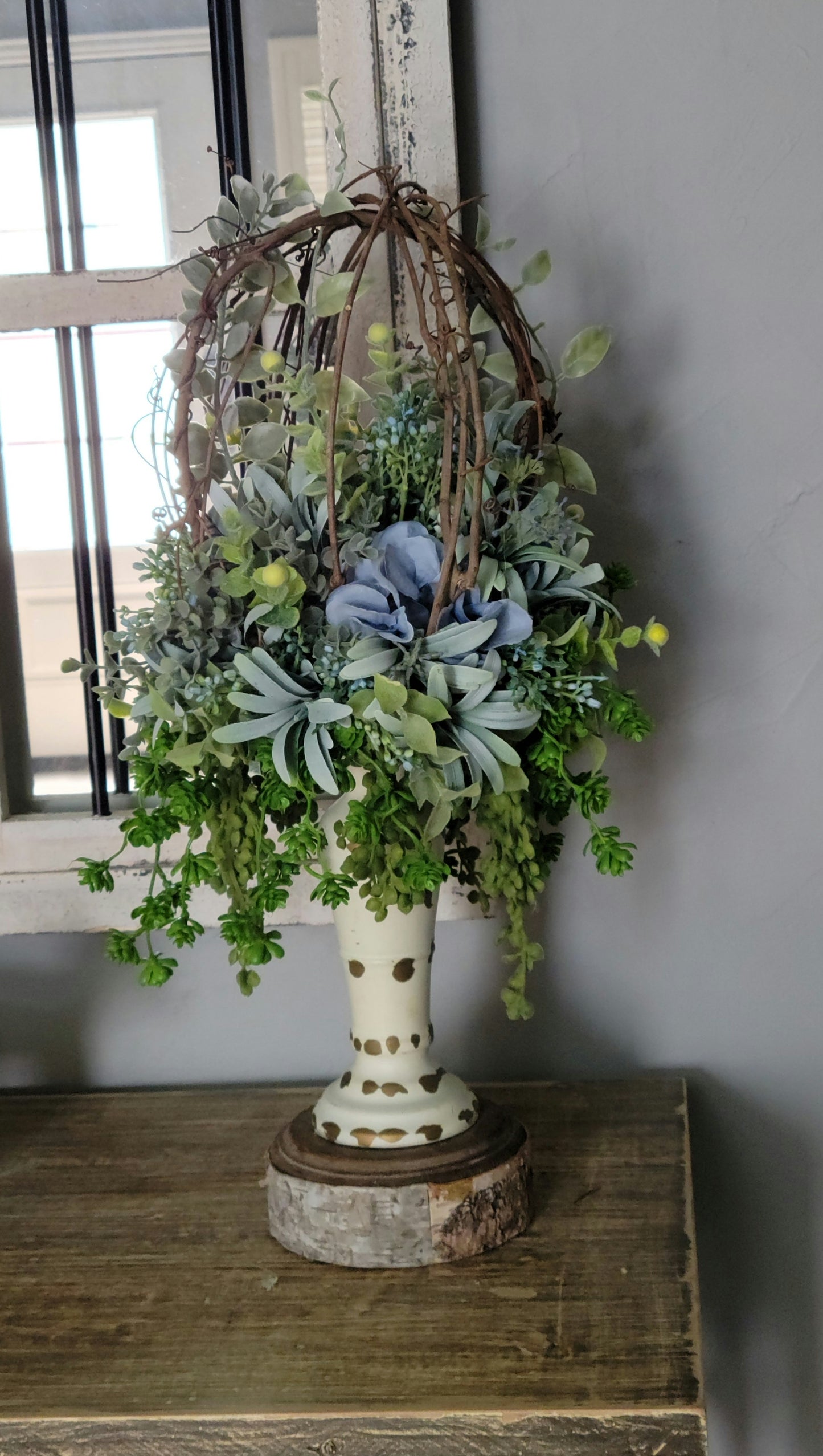 Grapevine Candle Topper With Blue Hydrangea