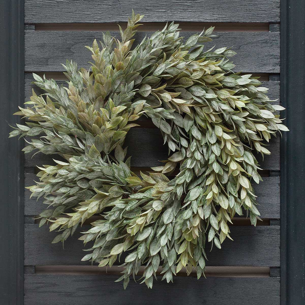 14" Myrtle Wreath