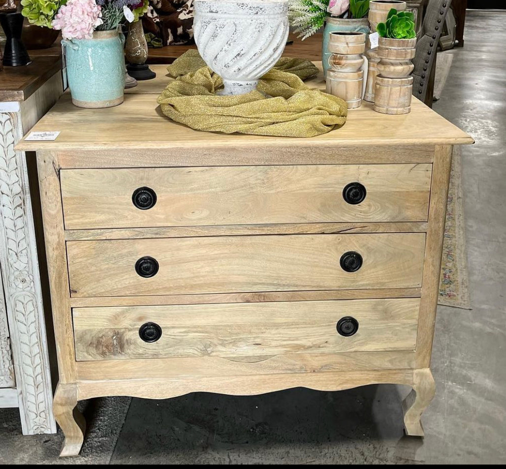 Elizabeth 3 Drawer Nightstand